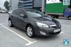 Opel Astra  2012 524952