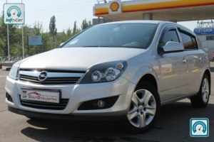 Opel Astra  2013 535802