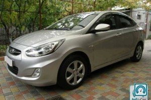 Hyundai Accent 1.6 comfort 2012 556883