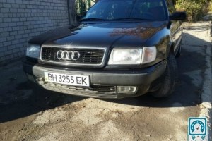 Audi 100  1992 563598