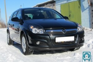 Opel Astra  2011 577366