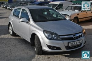 Opel Astra H 2012 585499