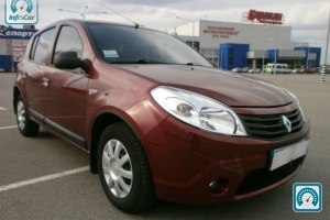 Renault Sandero  2011 587924