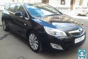 Opel Astra  2011 595184