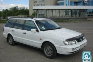 Volkswagen Passat  1994 597678