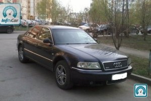 Audi A8 44  2000 602318