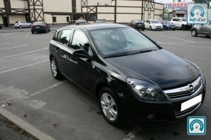 Opel Astra  2012 617281