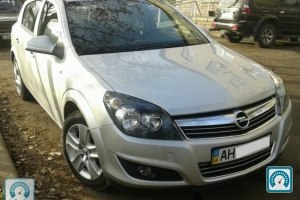 Opel Astra  2013 643813