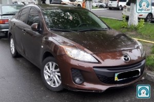Mazda 3  2012 666647