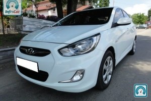 Hyundai Accent  2012 670495