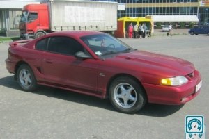 Ford Mustang  1995 671130