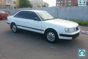 Audi 100  1992 675187