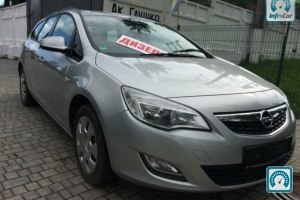 Opel Astra  2011 676341