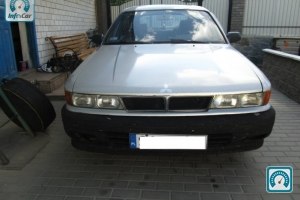 Mitsubishi Galant  1992 676784