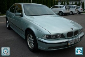 BMW 5 Series E39  2000 678594