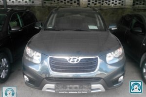 Hyundai Santa Fe  2012 679100