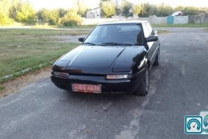 Mazda 323  1990 687284