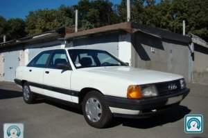 Audi 100  1988 687652
