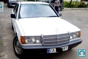 Mercedes 190  1986 688027