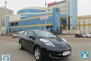 Nissan Leaf  2012 688281