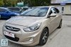 Hyundai Accent  2011.  2