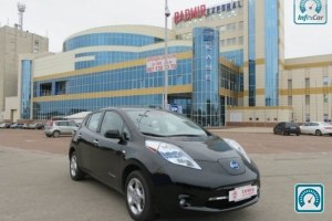 Nissan Leaf  2012 688371