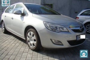 Opel Astra Turbo 2011 697336