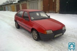 Opel Kadett  1985 697850