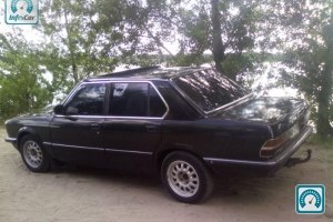 BMW 5 Series  1985 697949