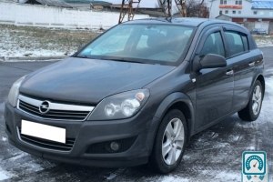 Opel Astra 1.6i 16V 2012 700551