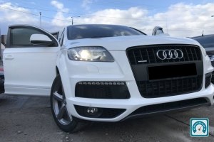 Audi Q7  2011 704433