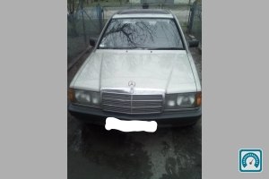 Mercedes 190  1986 713597