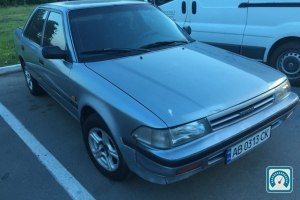 Toyota Carina  1992 719185