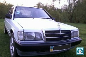 Mercedes 190  1985 719802
