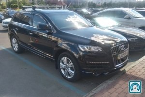 Audi Q7  2012 723277