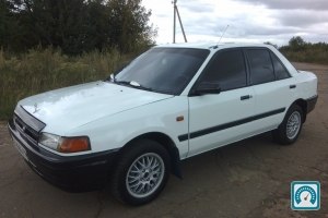 Mazda 323  1992 730522
