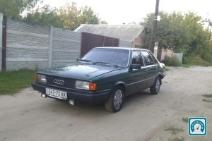 Audi 80  1982 733905