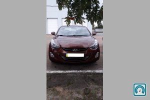 Hyundai Elantra  2012 734945