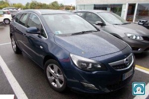 Opel Astra Cosmo 2011 735418