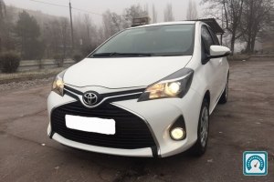 Toyota Yaris FULL 2015 735667