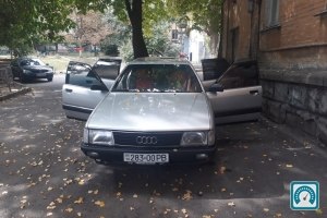 Audi 100  1990 738132