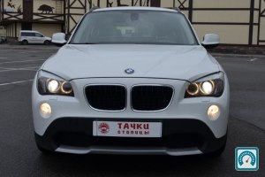BMW X1  2011 738359