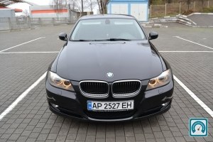 BMW 3 Series  2011 738543