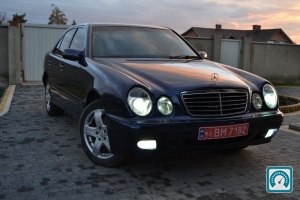 Mercedes E-Class  1999 739729