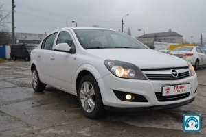 Opel Astra  2013 741245
