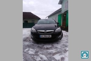 Opel Astra J 2011 746295