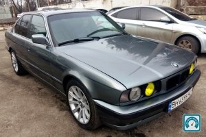 BMW 5 Series  1990 748667