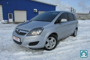 Opel Zafira  2011 749663