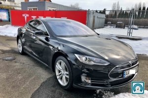 Tesla Model S 60 2013 751918