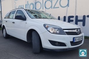 Opel Astra  2010 751923
